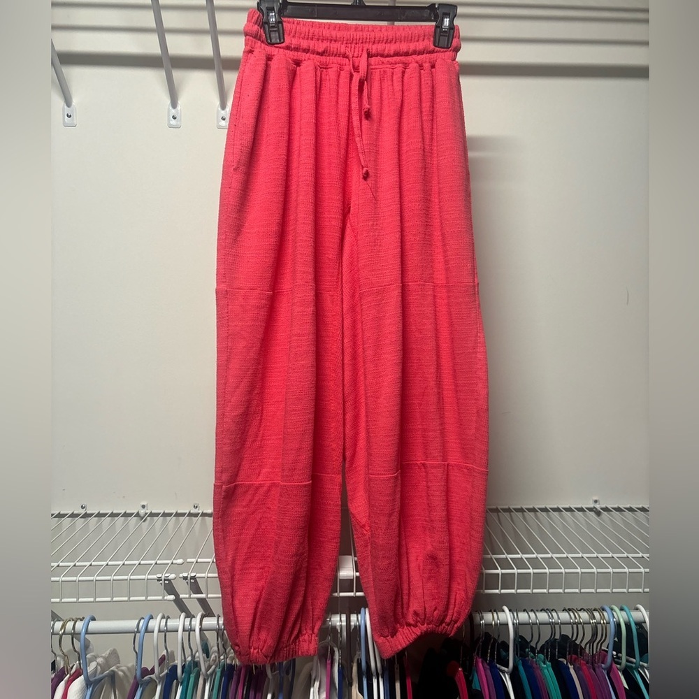 Free people movement lounge joggers.‎